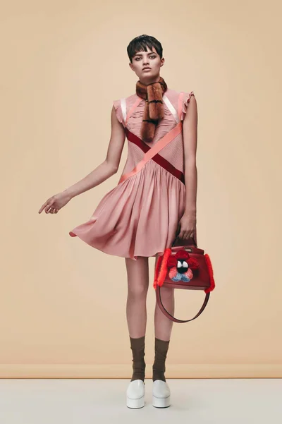 Look 15